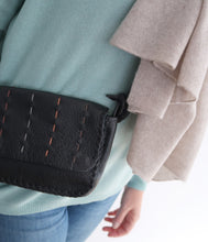 Load the image into the gallery viewer, Esisto Cashmere Plaid