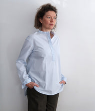 Load the image into the gallery viewer, Lareida Baumwoll Bluse Nura Raw Edge