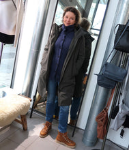 Load the image into the gallery viewer, Scandinavian Edition Winter Mantel Zodiac