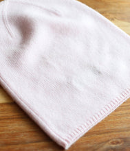 Load the image into the gallery viewer, Esisto cashmere beanie thin