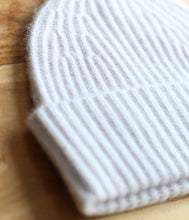 Load the image into the gallery viewer, Esisto Kaschmir Mütze Rippenstrick