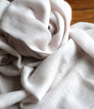 Load the image into the gallery viewer, Esisto Cashmere Plaid