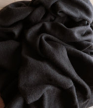 Load the image into the gallery viewer, Esisto Cashmere Plaid