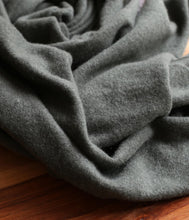 Load the image into the gallery viewer, Esisto Cashmere Plaid