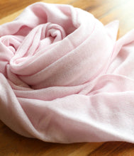 Load the image into the gallery viewer, Esisto Cashmere Plaid