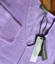 Load the image into the gallery viewer, Esisto Cashmere V-Neck Sweater