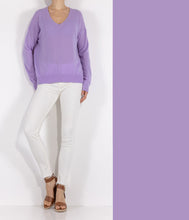 Load the image into the gallery viewer, Esisto Cashmere V-Neck Sweater