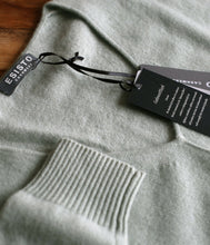 Load the image into the gallery viewer, Esisto Cashmere V-Neck Sweater