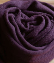 Load the image into the gallery viewer, Esisto Cashmere Scarf