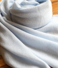 Load the image into the gallery viewer, Esisto Cashmere Scarf