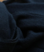 Load the image into the gallery viewer, Esisto Cashmere Scarf