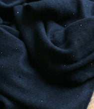 Load the image into the gallery viewer, Esisto cashmere scarf with gemstones