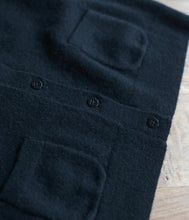 Laden Sie das Bild in den Galerie-Viewer, Esisto Kaschmir Strickjacke Rundhalsausschnitt