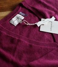 Load the image into the gallery viewer, Les tricots de Léa Cashmere Sweater Monjako V-neck