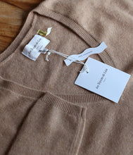 Load the image into the gallery viewer, Les tricots de Léa Cashmere Sweater Monjako V-neck