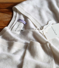 Load the image into the gallery viewer, Les tricots de Léa Cashmere Sweater Monjako V-neck