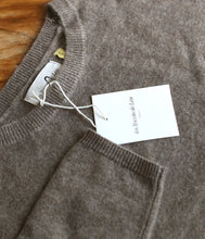 Load the image into the gallery viewer, Les tricots de Léa Cashmere Pullover Mapoupette Round Neckline