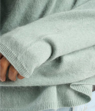 Load the image into the gallery viewer, Les tricots de Léa Cashmere Pullover Mapoupette Round Neckline