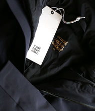 Load the image into the gallery viewer, Scandinavian Edition Mantel Aurora