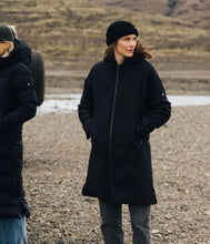 Load the image into the gallery viewer, Scandinavian Edition Mantel Aurora