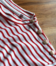 Laden Sie das Bild in den Galerie-Viewer, The Shirt Project Bio-Baumwolle Shirt Rundhals Knöpfe