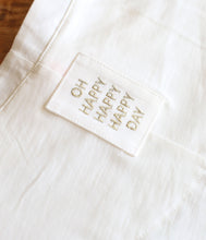 Laden Sie das Bild in den Galerie-Viewer, The Shirt Project Organic Baumwoll Oversize Shirt U-Boot Ausschnitt Halbarm