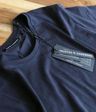 Laden Sie das Bild in den Galerie-Viewer, Trusted Handwork Herren Baumwoll Shirt Washington Rundhalsausschnitt Kurzarm