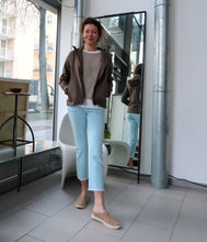 Load the image into the gallery viewer, WLNS Cashmere Sweater Crew Neck