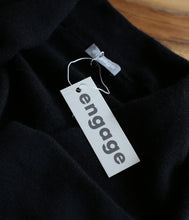Laden Sie das Bild in den Galerie-Viewer, engage Kaschmir Cardigan