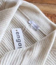 Laden Sie das Bild in den Galerie-Viewer, engage Kaschmir offene Poncho Jacke