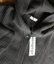 Load the image into the gallery viewer, engage recycled Kaschmir Strick Mantel mit Kapuze