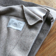 Load the image into the gallery viewer, pet cashmere Premium cosy blanket for pets made of wool and cashmere