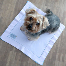 Load the image into the gallery viewer, pet cashmere Premium cosy blanket for pets made of wool and cashmere