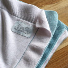 Load the image into the gallery viewer, pet cashmere Premium cosy blanket for pets made of wool and cashmere