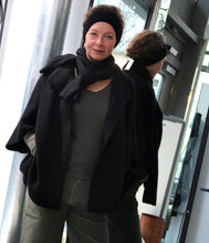 Load the image into the gallery viewer, Esisto Cashmere Scarf