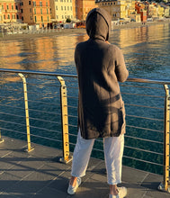 Load the image into the gallery viewer, engage recycled Kaschmir Strick Mantel mit Kapuze