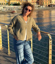 Load the image into the gallery viewer, engage recycled Kaschmir Strickjacke Strukturstrick