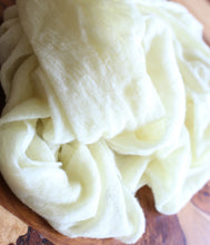 Load the image into the gallery viewer, Pin1876 Cashmere Scarf