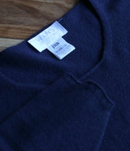 Load the image into the gallery viewer, WLNS Cashmere Sweater Crew Neck