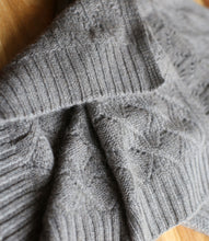 Laden Sie das Bild in den Galerie-Viewer, engage Kaschmir Schal Musterstrick