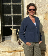 Laden Sie das Bild in den Galerie-Viewer, engage Kaschmir Cardigan