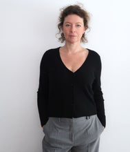 Load the image into the gallery viewer, Esisto cashmere cardigan V-neck long sleeve
