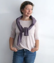 Laden Sie das Bild in den Galerie-Viewer, Majestic Filatures Leinen-Mix Shirt U-Boot Ausschnitt weite Form
