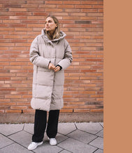Laden Sie das Bild in den Galerie-Viewer, Scandinavian Edition Winter Daunen Steppmantel Swell
