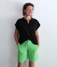 Load the image into the gallery viewer, The Shirt Project Bio Baumwoll Sweat Short
