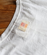 Load the image into the gallery viewer, The Shirt Project Organic cotton shirt round neck short sleeve
