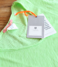 Load the image into the gallery viewer, The Shirt Project Organic cotton shirt V-neck short sleeve
