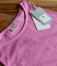 Load the image into the gallery viewer, The Shirt Project Organic Baumwoll Top
