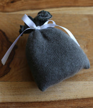 Load the image into the gallery viewer, engage cashmere sachet with Swiss stone pine shavings
