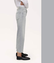Laden Sie das Bild in den Galerie-Viewer, Cambio Jeans Christie
